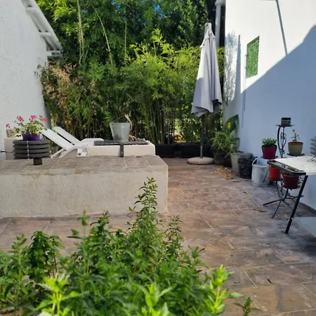Casa Flora فيلة *